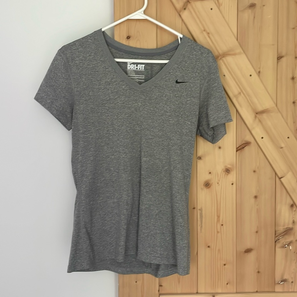 Nike womens drifit short sleeve grey tee shirt like new